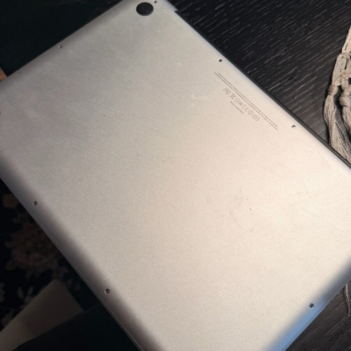 MacBook Pro 13" (2011) like new with Apple charger