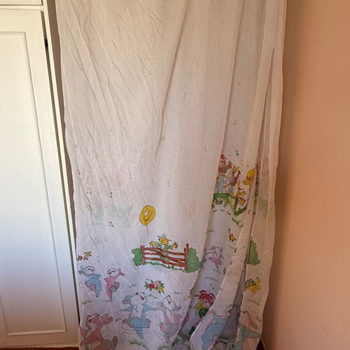 Curtain for children's room like new, 2.5m height x 2m width