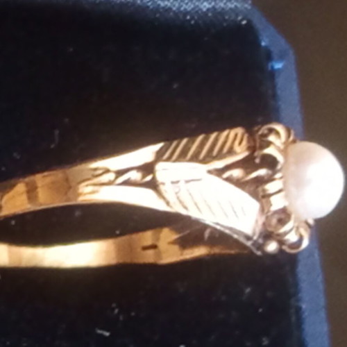 Gold 18k women's ring with pearl used, brand Apefthon