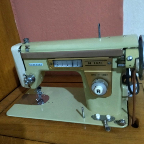 Mercedes sewing machine used with wooden case