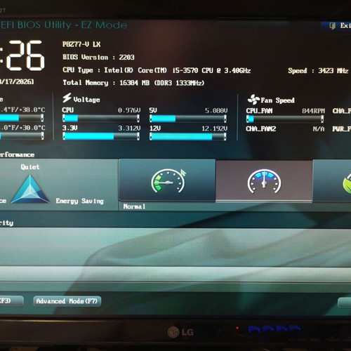 ASUS P8Z77V-LX motherboard with Intel i5 3570 and IO shield