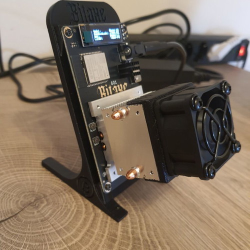 Bitaxe Gamma 601 solo Bitcoin miner