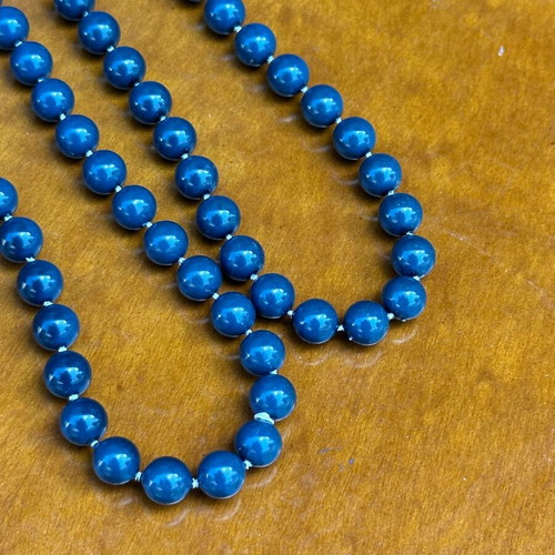Vintage long blue necklace with round beads, used