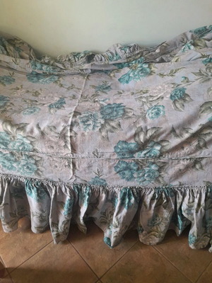 Bed cover like new