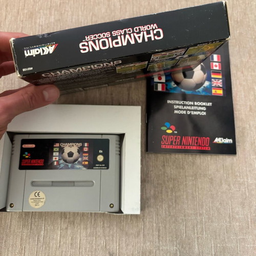 Champions World Class Soccer Nintendo SNES used, complete