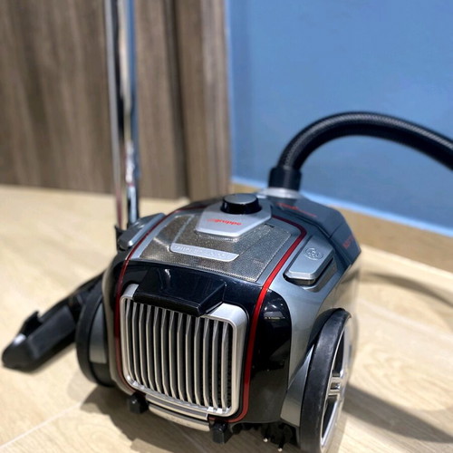 Gruppe 700W vacuum cleaner like new, energy class A