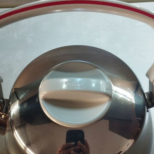 Fissler Carina kettle like new