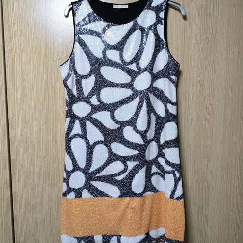 Dress with sequins like new, sleeveless, size L, black and white