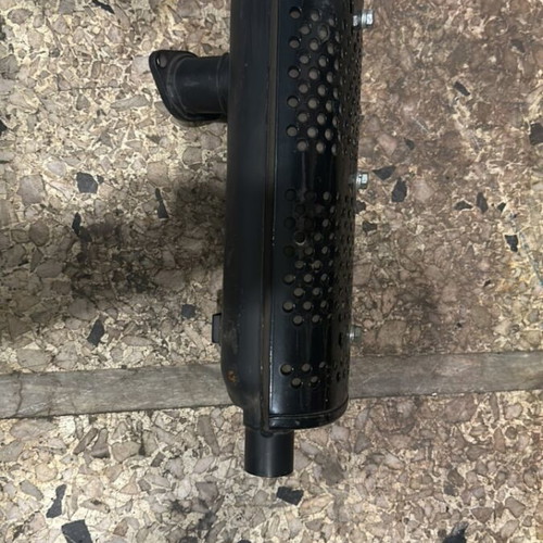 Exhaust drum silencer compatible with V-Twin engines