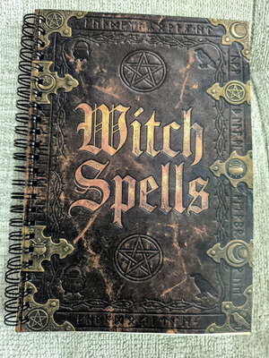 Witch Spells Book like new, Wicca and Witchcraft spellbook