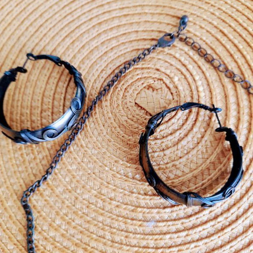 Set of earrings and necklace like new, bronze color
