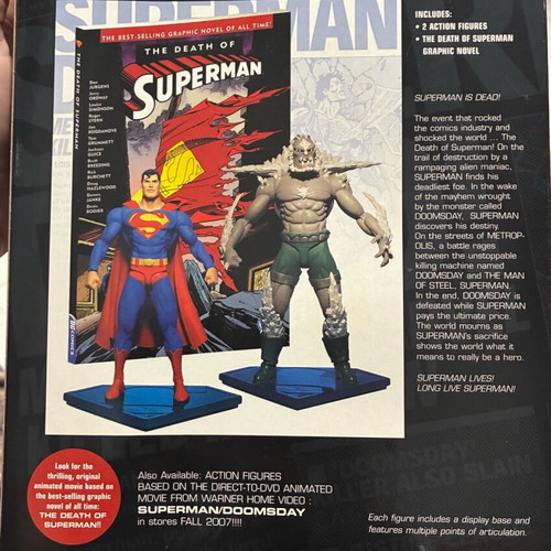 Superman vs Doomsday figures collector's edition like new with comic