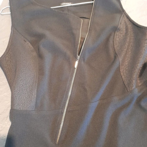 Apparel dress XL used, black with elasticity