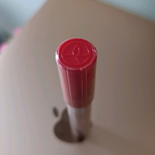 Glossy lip pen Yves Rocher new, shade 71680 Rouge pivoine