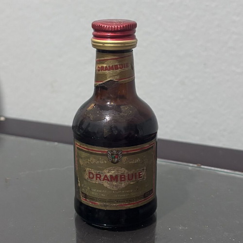 Drambuie vintage miniature bottle 50ml like new