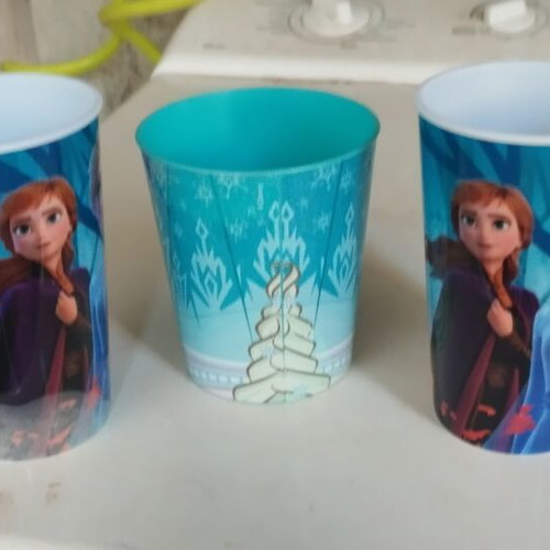 Frozen Elsa glasses set of 3 like new