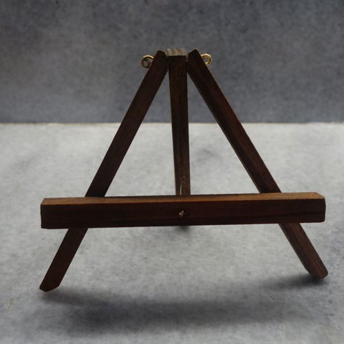 Woven sun used on wooden tripod