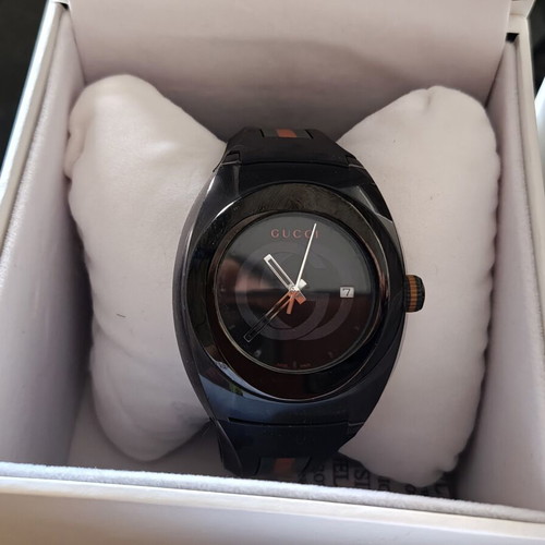 Gucci Sync 137.1 XXL men's watch, black