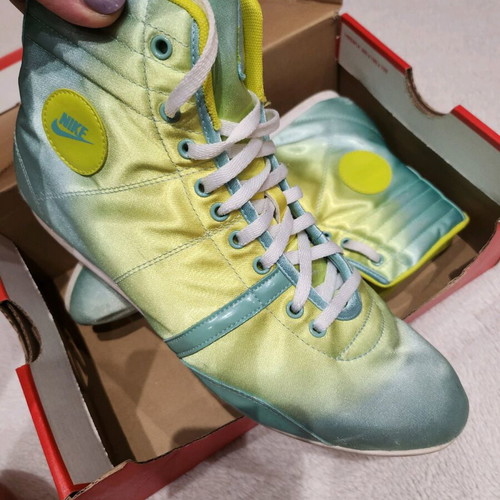 Nike women's satin sneakers like new, size 38