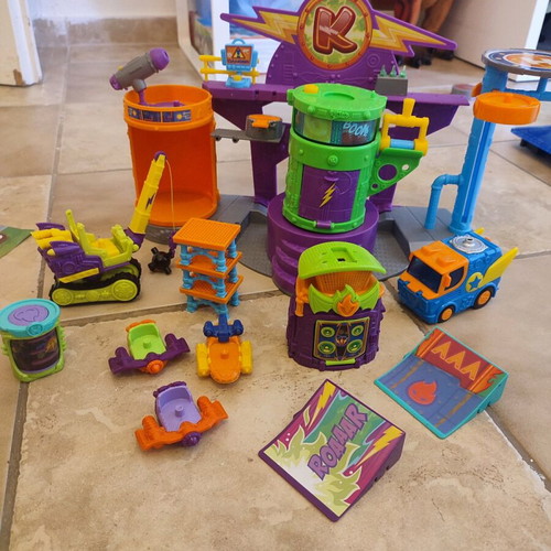 Super Thing's collectible figures used