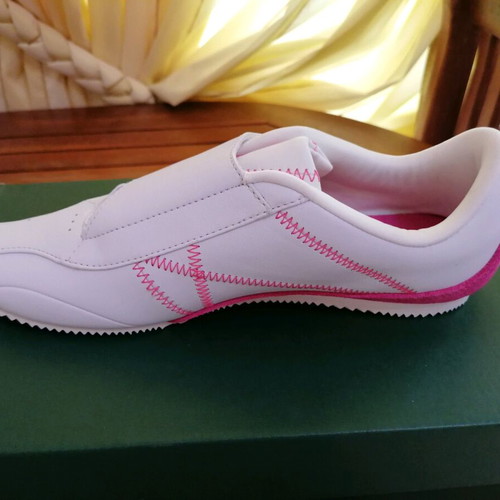 Lacoste Дамски Кожени Обувки Номер 39 Бели с Фуксия Детайли Нови