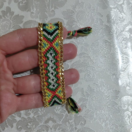 Boho chic bracelet like new, multicolor