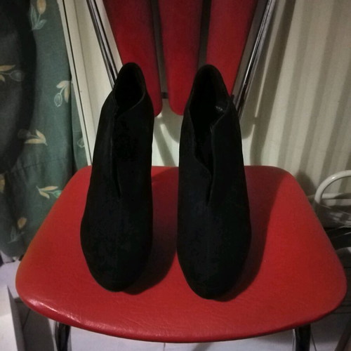 Sanete ankle boots size 39 like new, black with 13 cm heel
