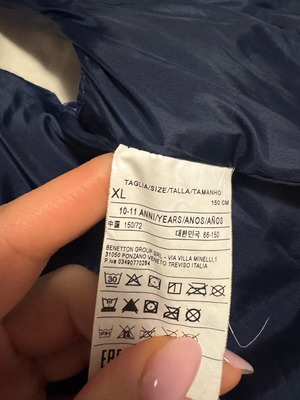 Benetton sleeveless jacket like new for child 10-11 years blue