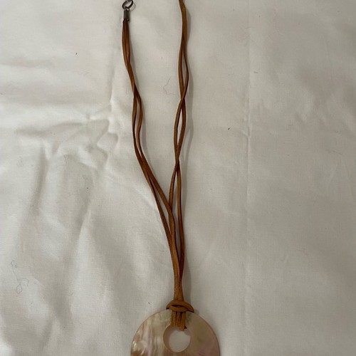Retro leather choker with shell pendant used condition