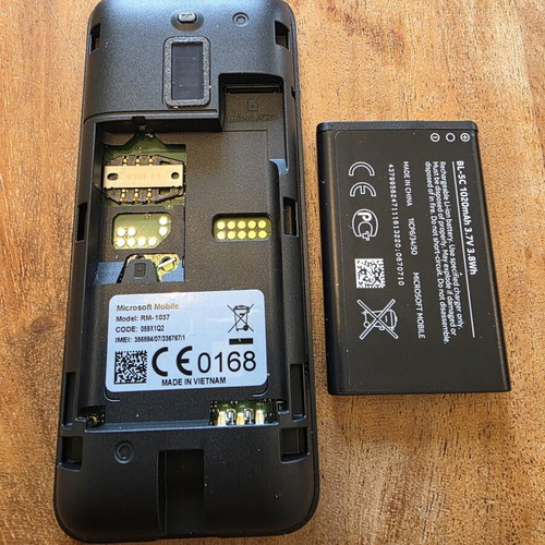 Nokia 108 Dual phone like new, black