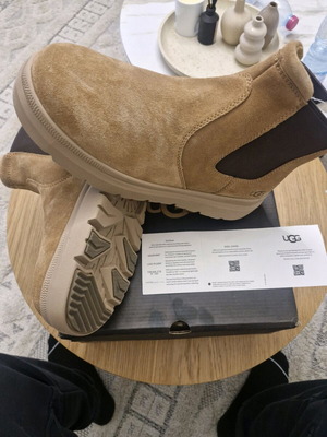 UGG 1152050 Chelsea Men's Suede Boots new, chestnut color