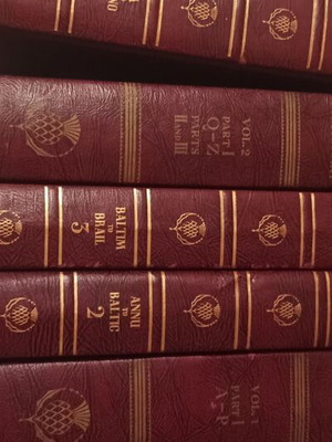 Britannica encyclopedia used, 5 volumes