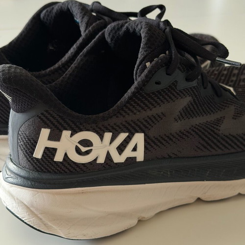 HOKA Clifton 9 Black White Size 41⅓ Like New Athletic Shoes