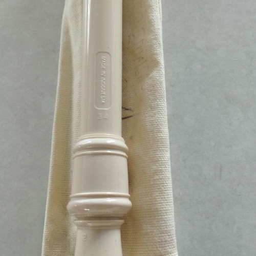 Yamaha YRS-23 soprano recorder with Method book by F. Nakas