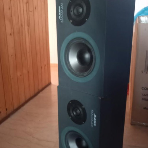Alesis Monitor One studio speakers 4 ohm 200 watt