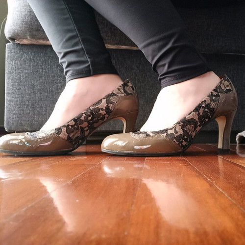 Premiere women's leather shoes like new, size 39, brown olive