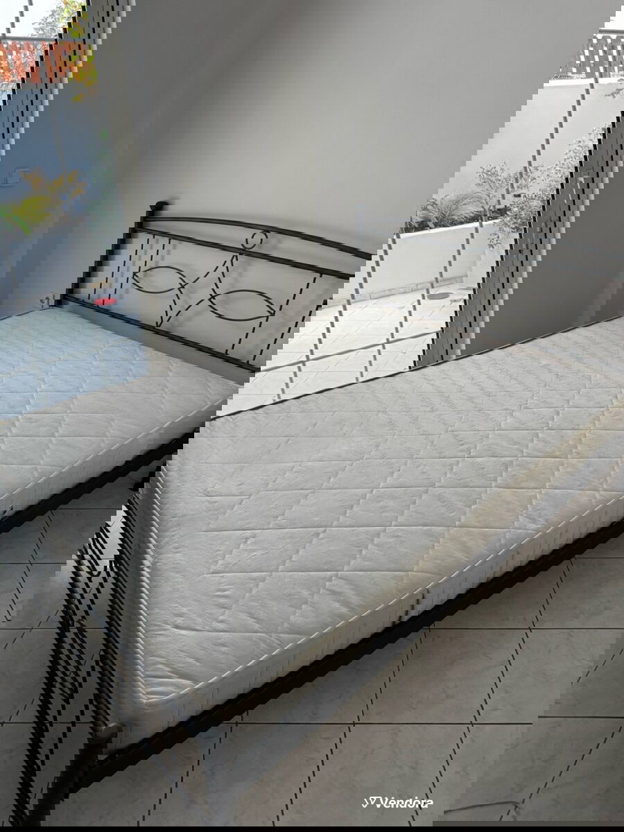 Διπλόκρεβάτιμεστρώμαολοκαίνουργιο