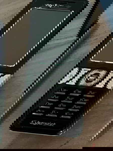 2 κινητά Sony Ericsson