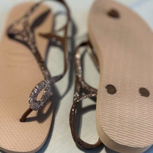Havaianas sandals rose gold size 38 like new