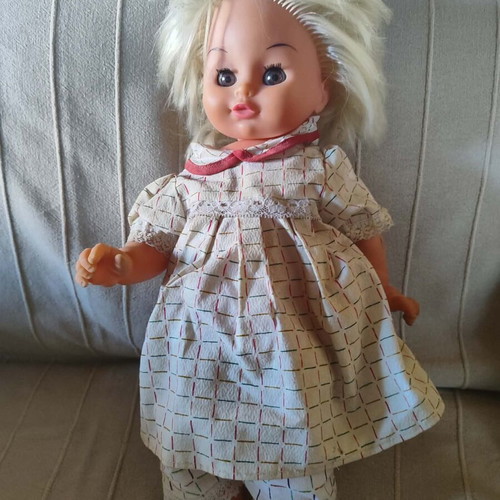 Vintage 80's doll used in very good condition