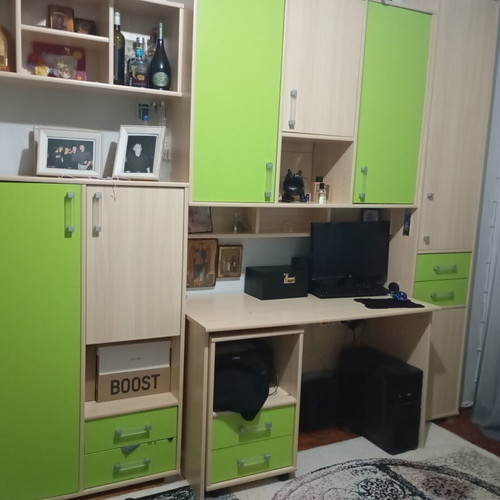 Office furniture set with multiple storage compartments