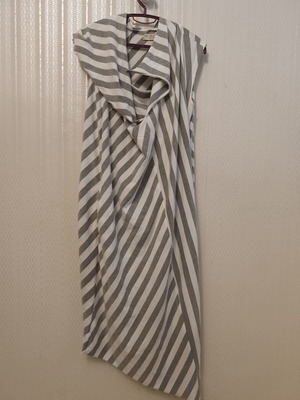 Ivan Grungalh dress like new, size M with side pockets