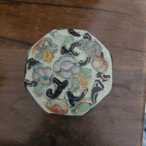 Satsuma porcelain jewelry box like new