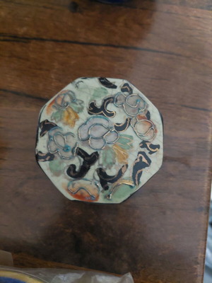 Satsuma porcelain jewelry box like new