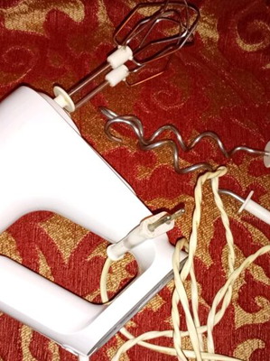Brand hand mixer used