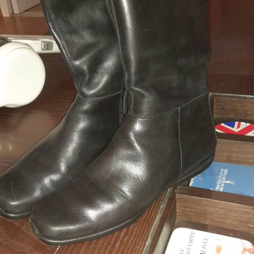 Aero by Kasta women's black boots size 40 used with minor defect