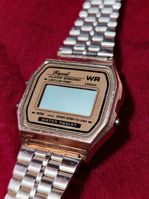 Digital watch