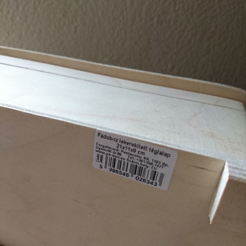 Wooden box like new with feet for decoration and decoupage