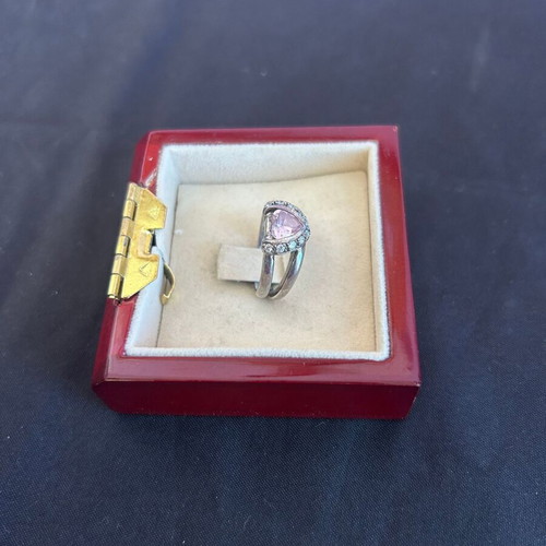Folli Follie 925 silver ring like new with pink and white stones