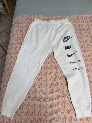 Nike Sportswear Standard Issue Cargo Pants used, medium, white